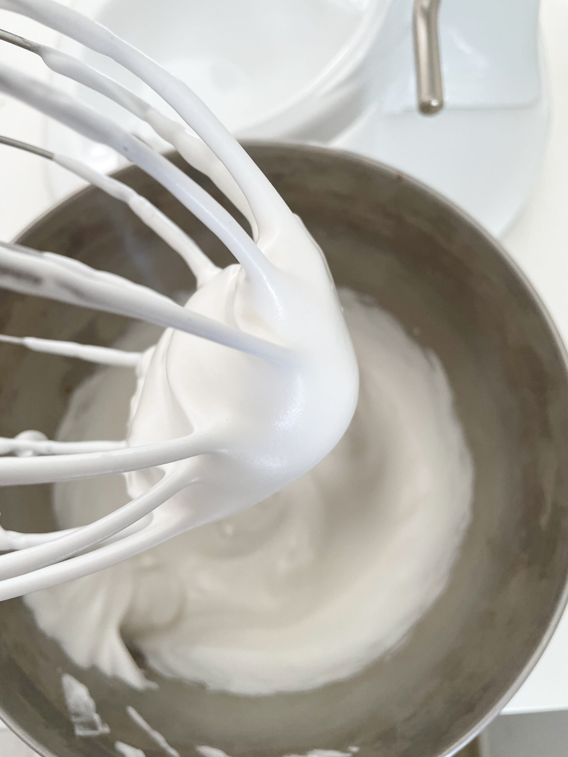 whipped-aquafaba-with-sugar