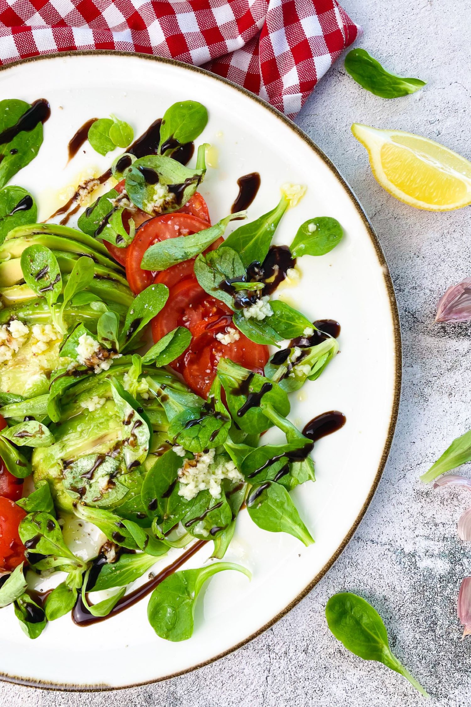 Easy Quick And Fresh Tomato Avocado Salad By Linaelisabeth